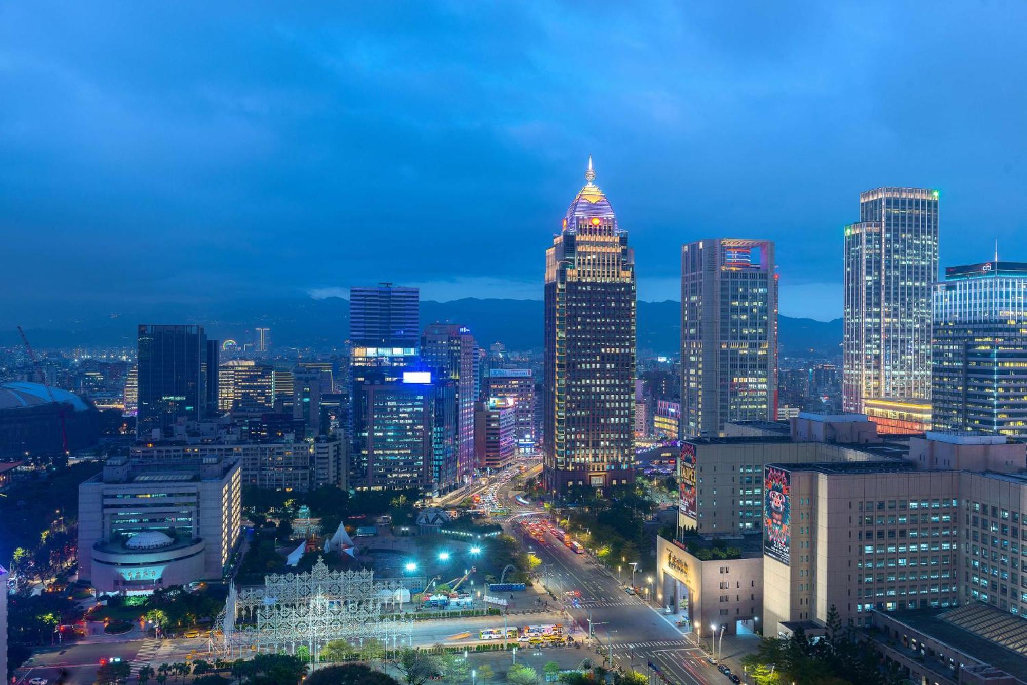 Grand Hyatt Taipei Hotel Exterior photo Skyline of Kaohsiung