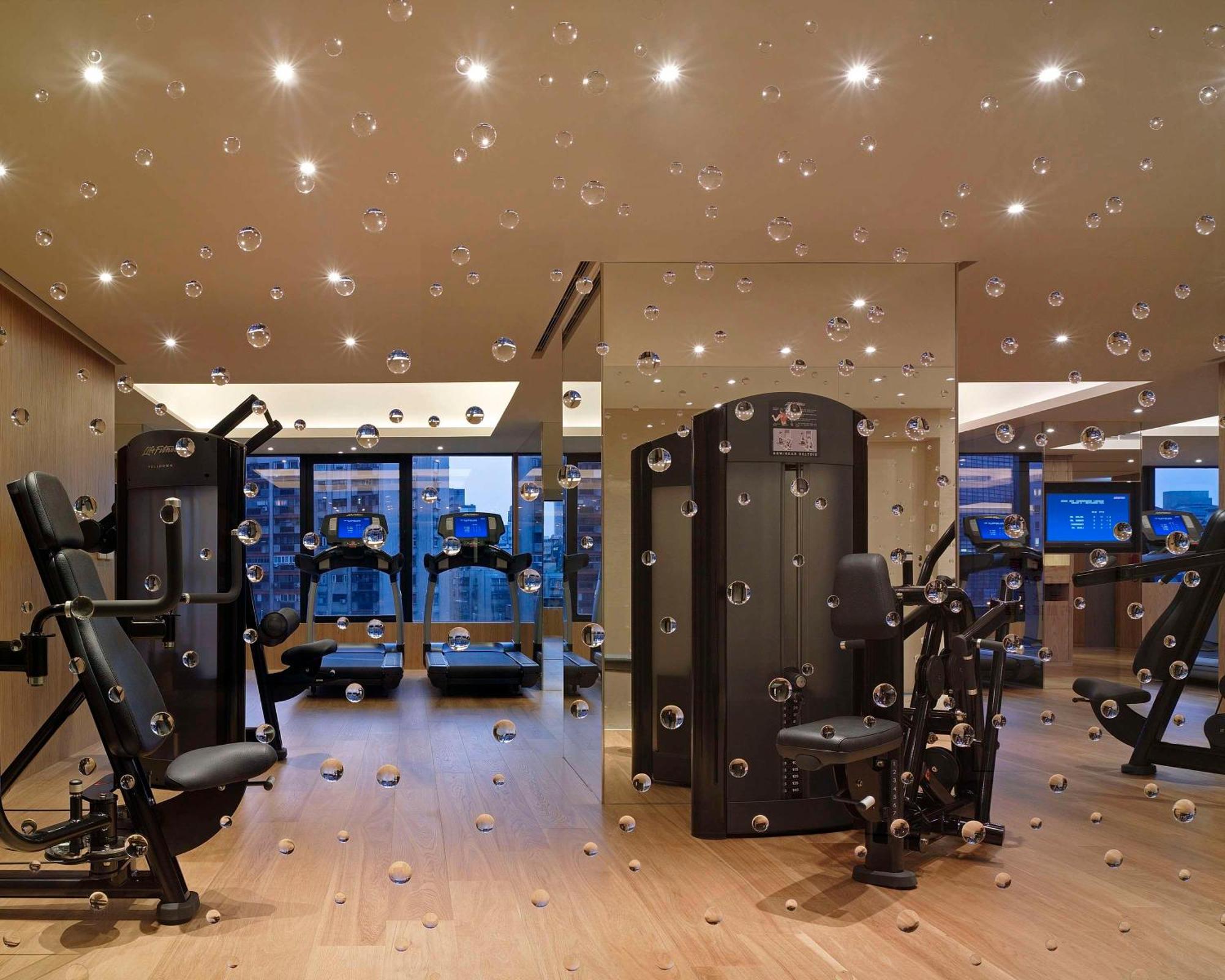 Grand Hyatt Taipei Hotel Exterior photo The gym at The Landmark, Hong Kong